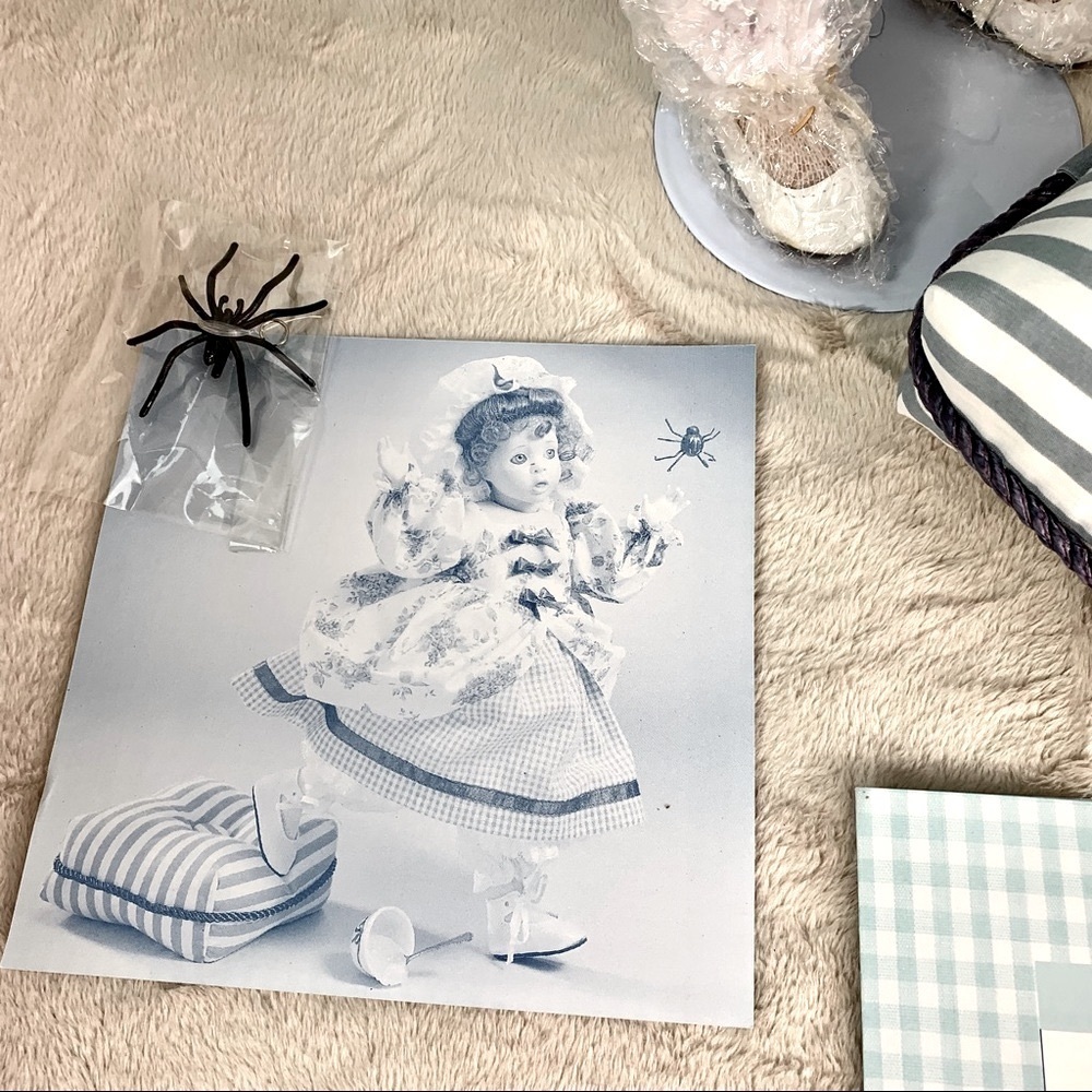 NEW Ashton Drake Galleries "Little Miss Muffett" Porcelain Doll - Picture 15 of 17